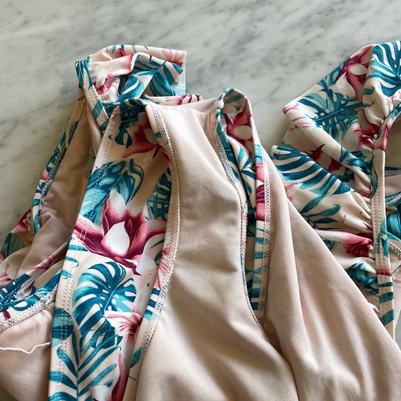Cabana del Sol Floral Ruffle Swim suit - Picture 7 of 8